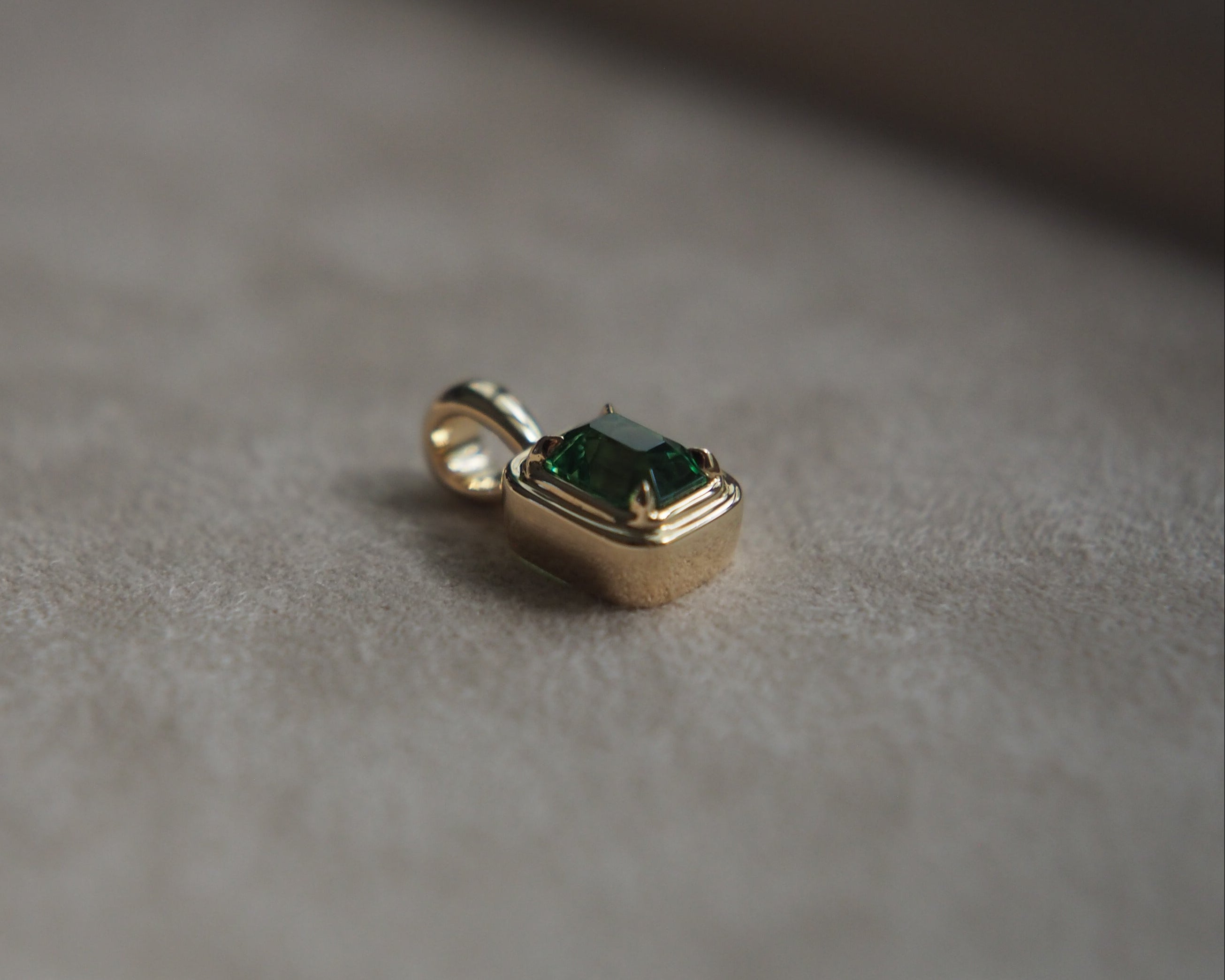 Robyn Natural Tsavorite Pendant