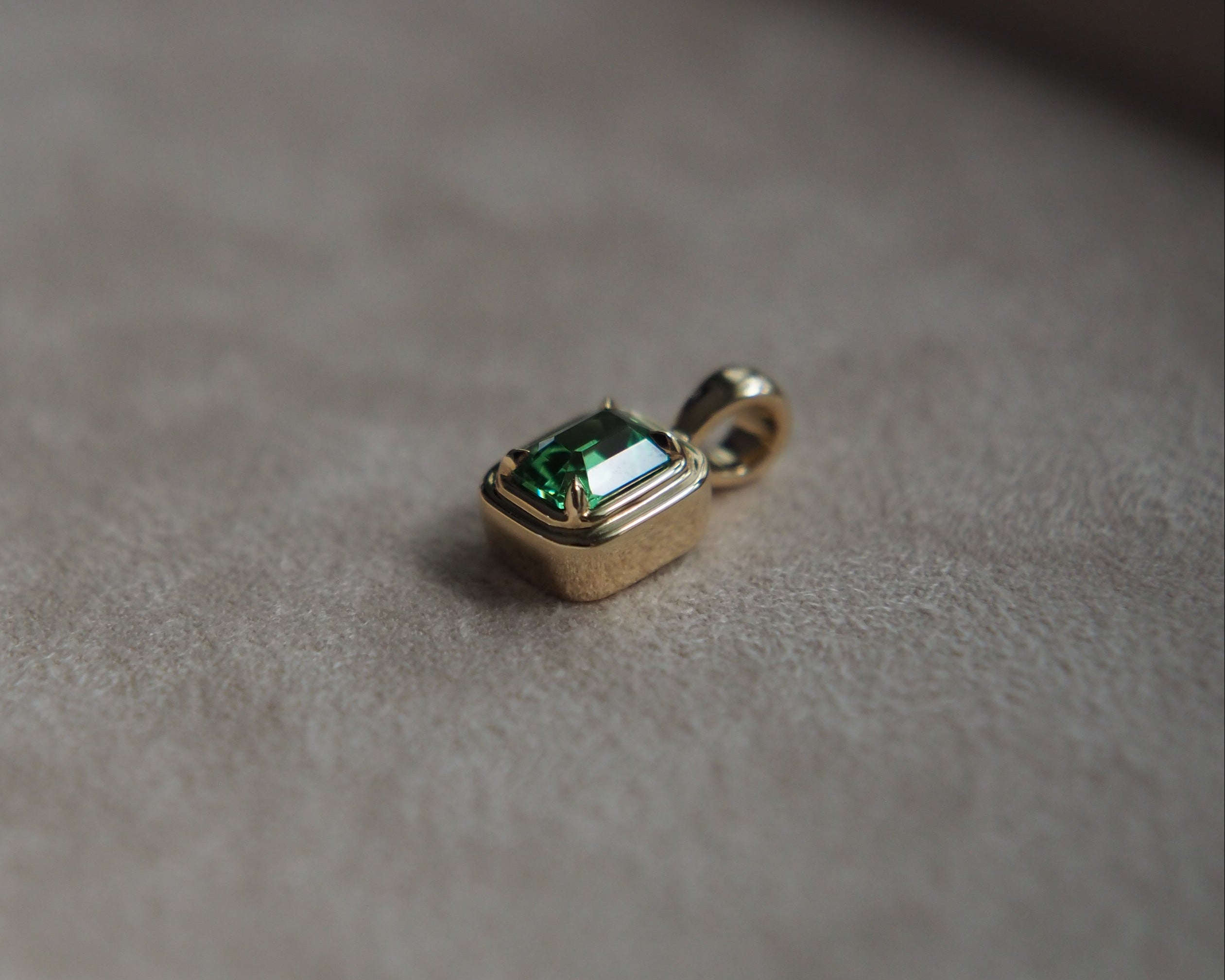 Robyn Natural Tsavorite Pendant